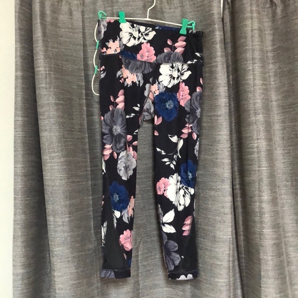 Old navy floral active leggings - Picture 1 of 2
